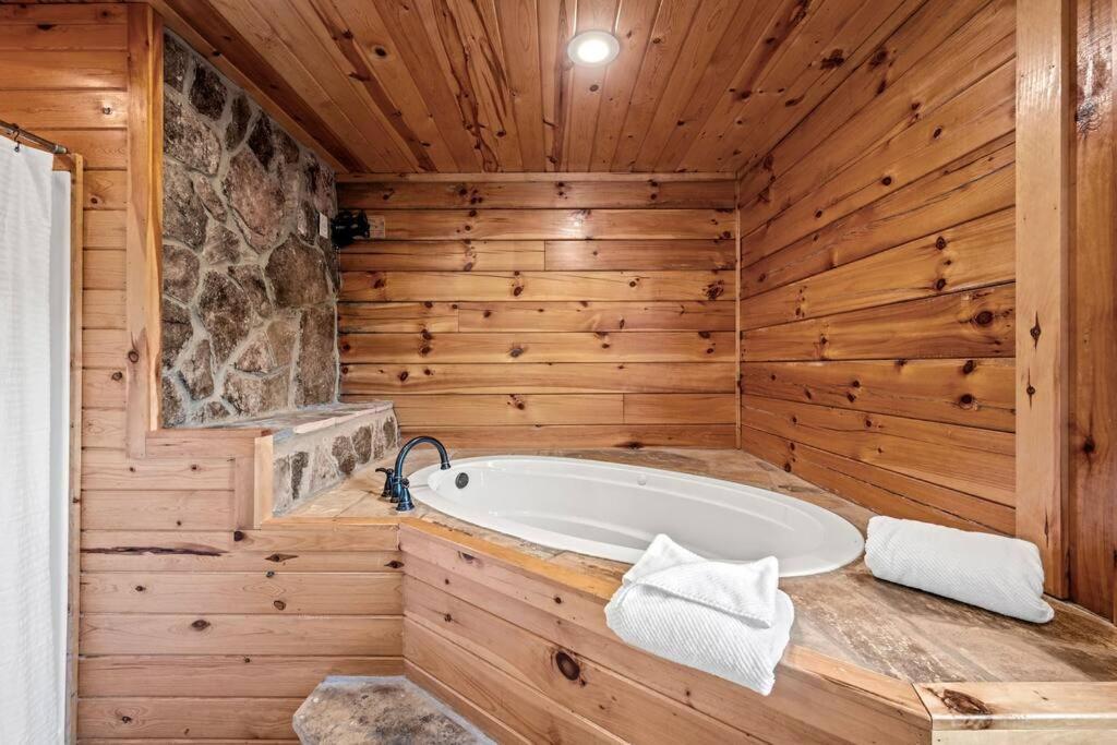 Вилла Pvt Pool At The Grotto Севьервилл Экстерьер фото